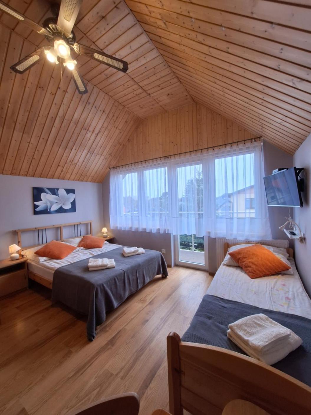 Helios Hotel Дебки Екстериор снимка