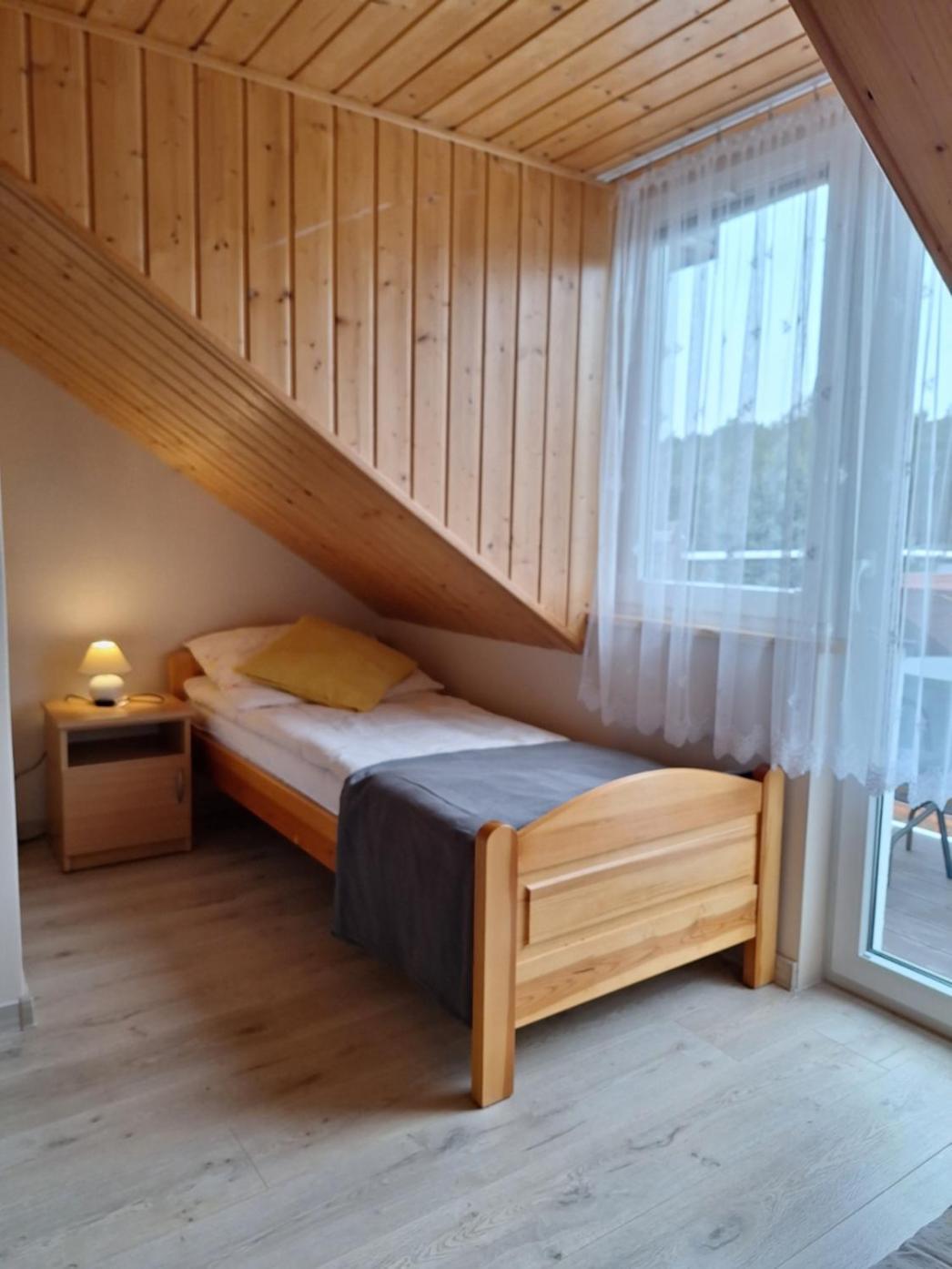 Helios Hotel Дебки Екстериор снимка