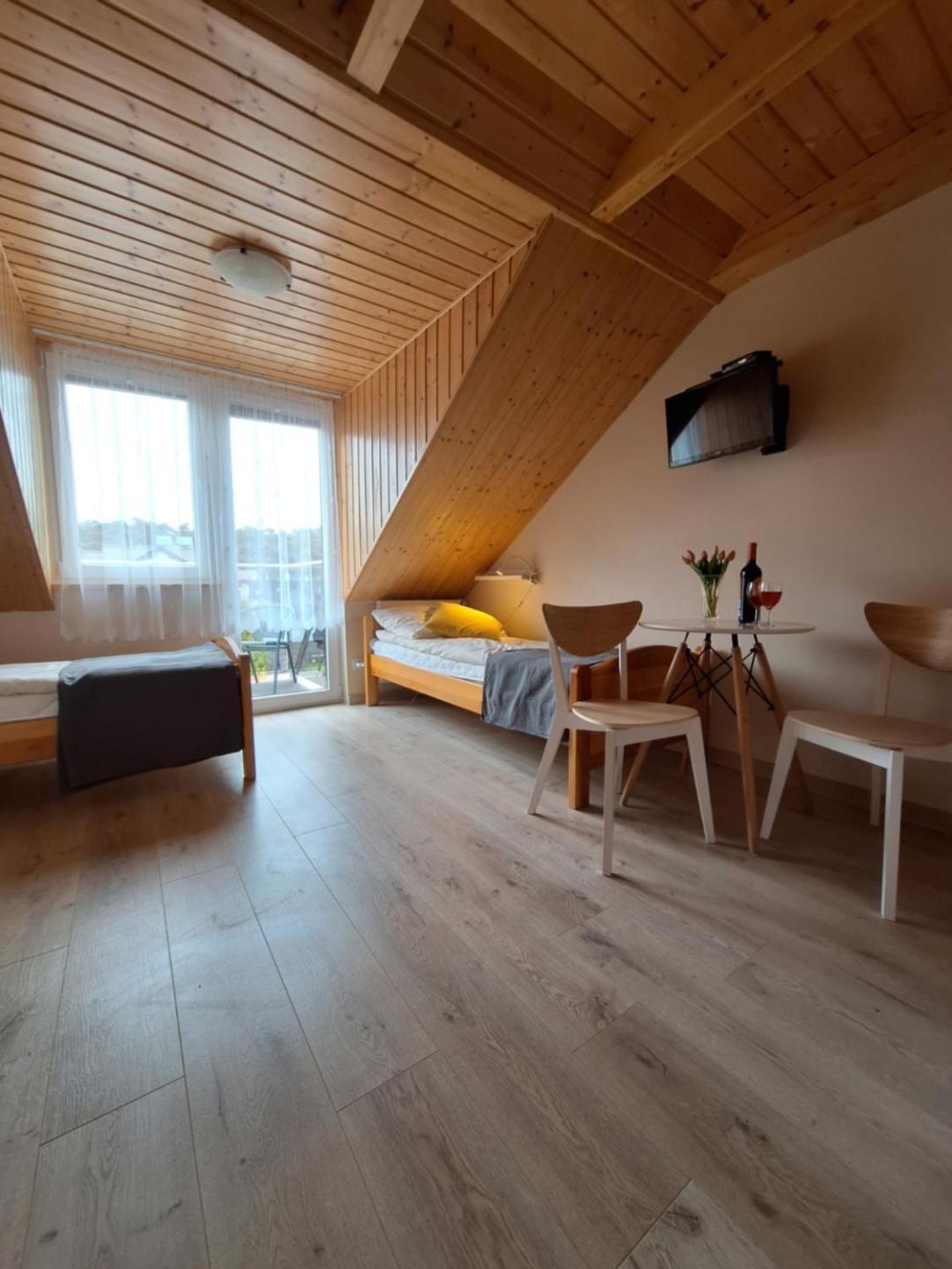 Helios Hotel Дебки Екстериор снимка