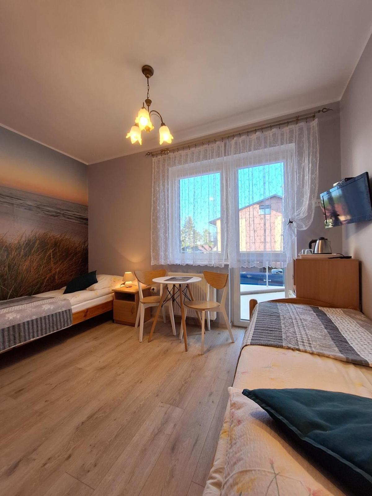 Helios Hotel Дебки Екстериор снимка